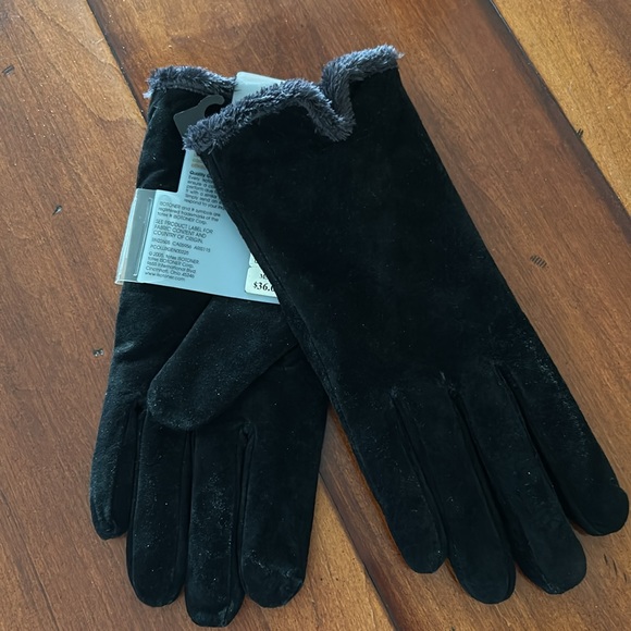Isotoner ladies suede gloves! - Picture 2 of 4